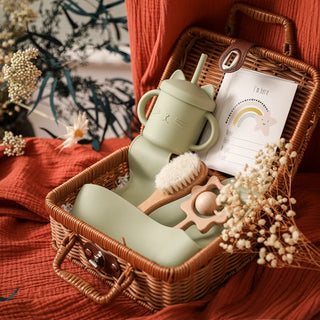 Vintage Style Baby Gift Box. 7Pcs - RYAN AND REMI