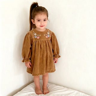 Kleid aus Cord mit Blumenstickerei
